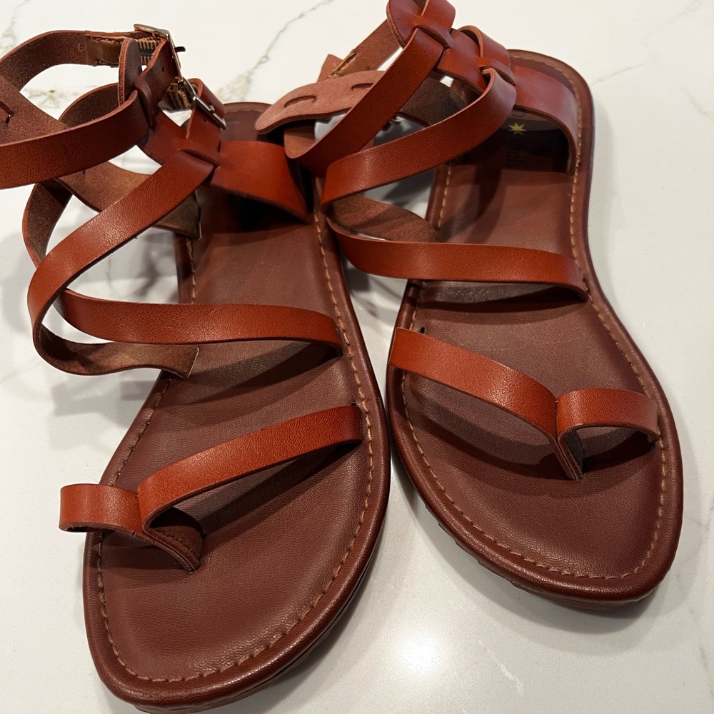 Strappy Sandels